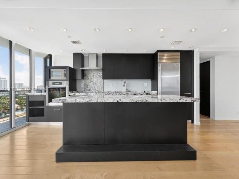 Comprar apartamento en Harbor Tower at Waterways 1801