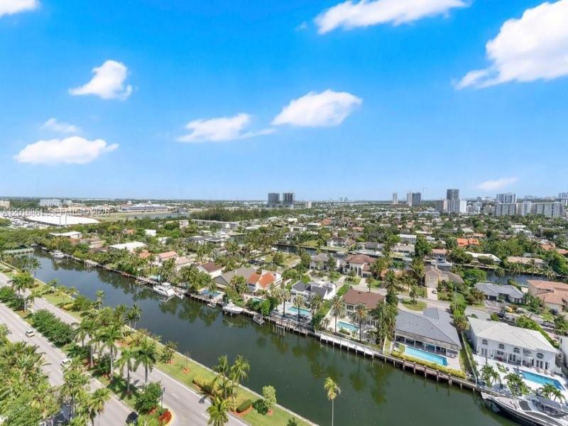 Comprar apartamento en Harbor Tower at Waterways 1801