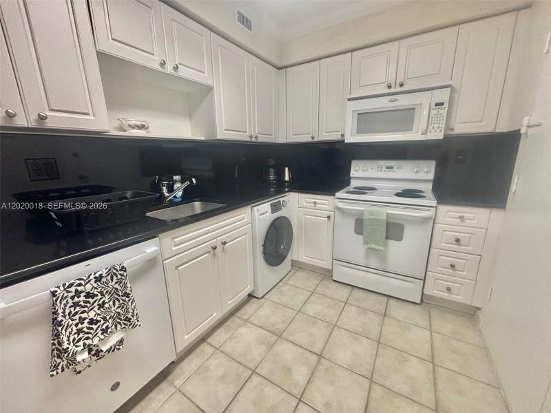 Condo for sale at The Wave Condo 433