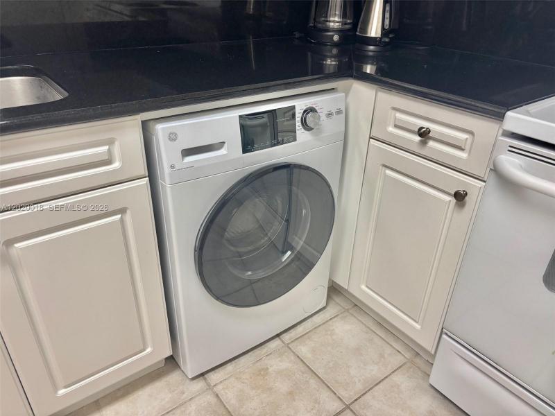Condo for sale at The Wave Condo 433
