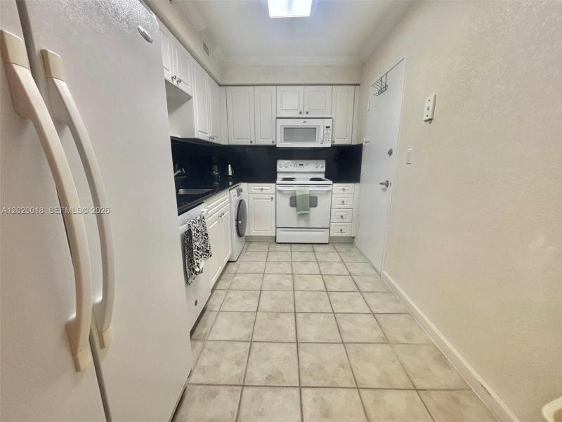 Condo for sale at The Wave Condo 433