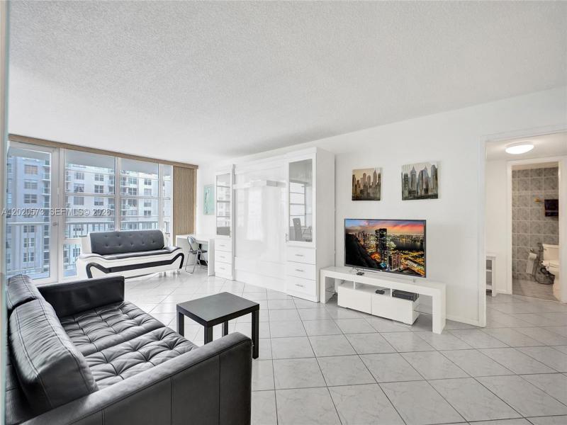 Comprar apartamento en Winston Towers 1611