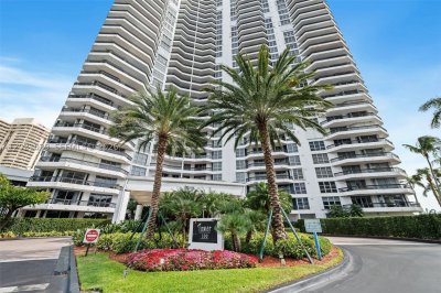 Mystic Pointe 100 Apt #1107