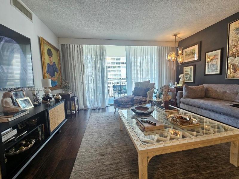 Comprar apartamento no Del Prado South Tower 901