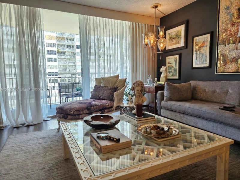 Comprar apartamento no Del Prado South Tower 901
