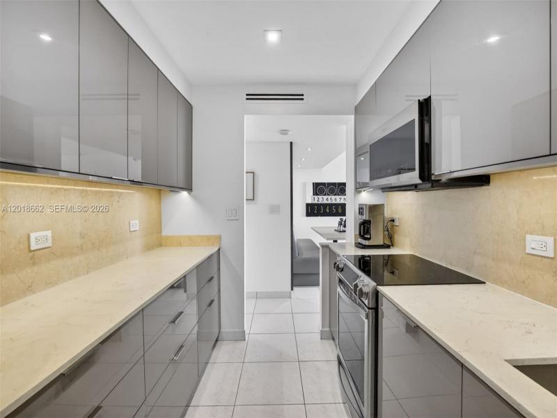 Condo for sale at Waterview 1431