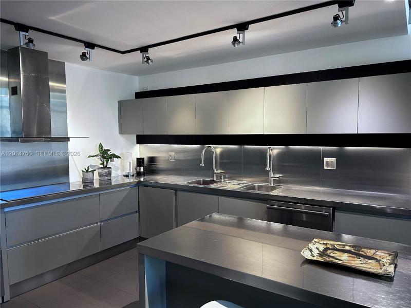 Condo for sale at Coronado I TH24