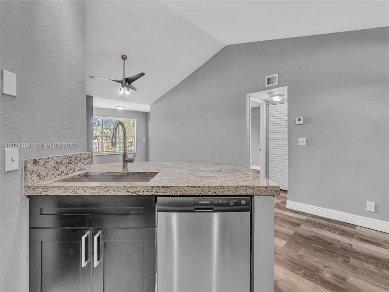 Property photo # 4