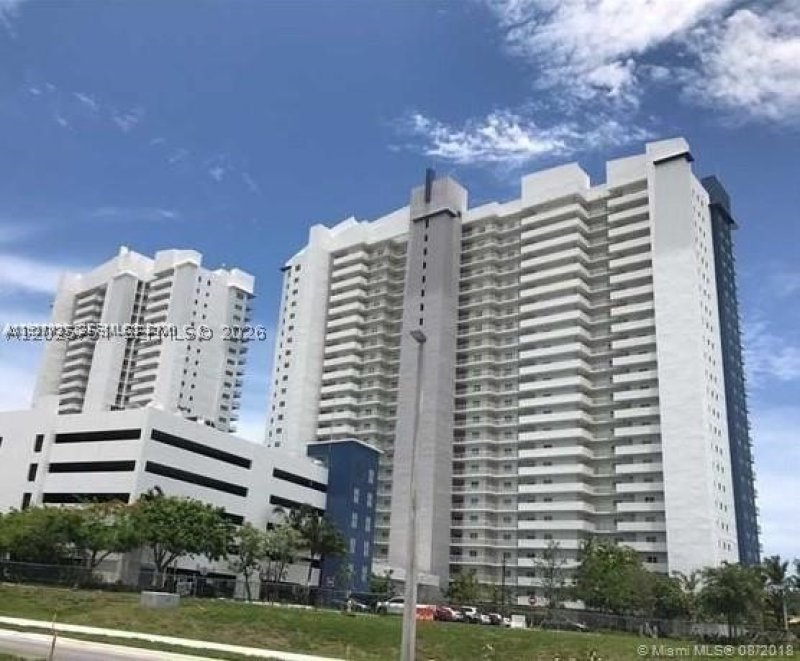 Apartment for rent at One Fifty One at Biscayne 506