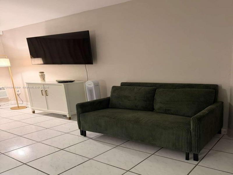 Alquiler de apartamento en Bayshore Yacht Tennis Club 411