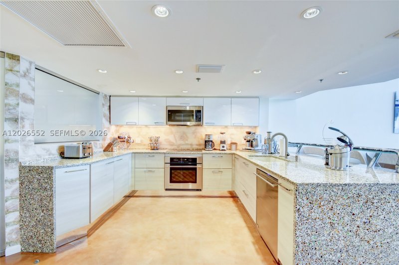 Comprar apartamento no Castle Beach Club P2