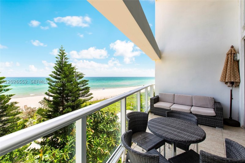 Comprar apartamento no Castle Beach Club P2