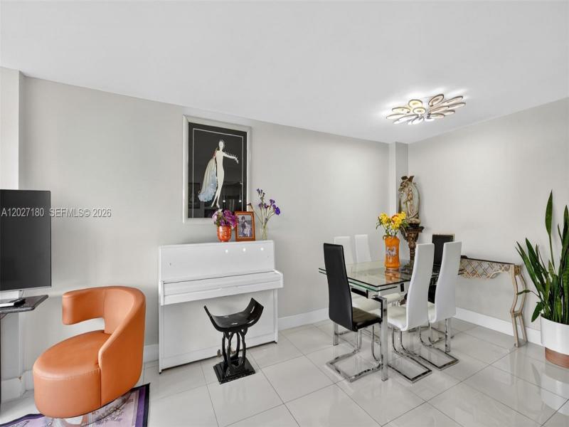 Condo for sale at Avant Garde 1104