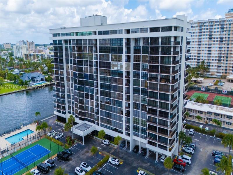 Condo for sale at Avant Garde 1104