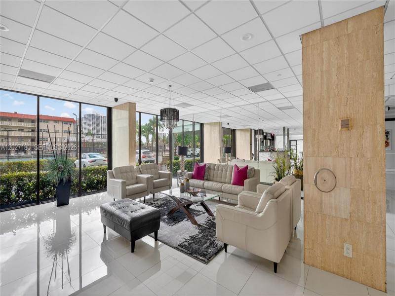 Condo for sale at Avant Garde 1104