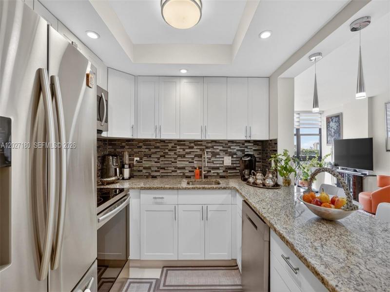 Condo for sale at Avant Garde 1104