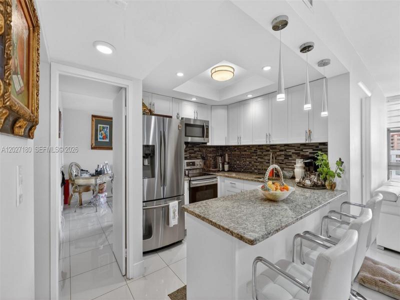 Condo for sale at Avant Garde 1104