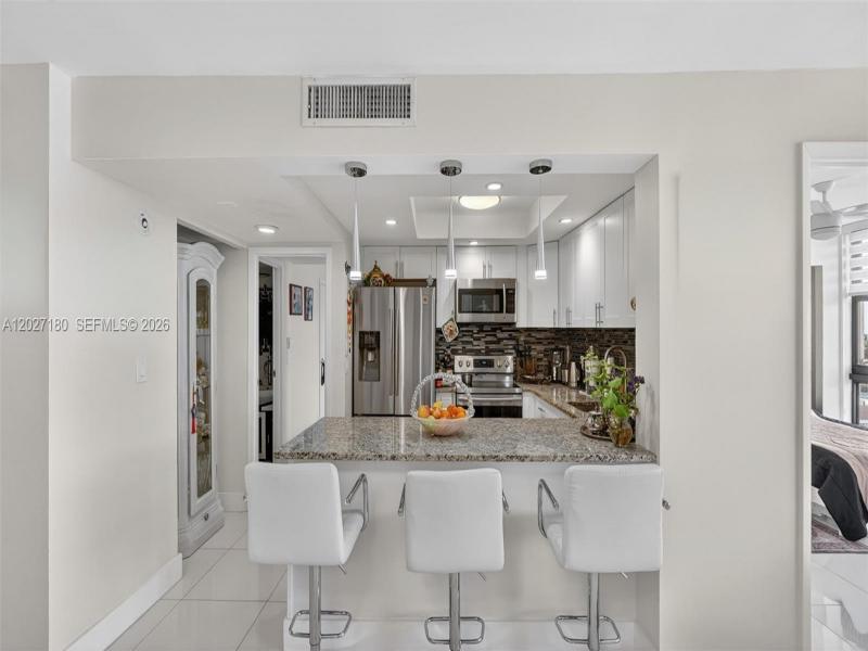 Condo for sale at Avant Garde 1104