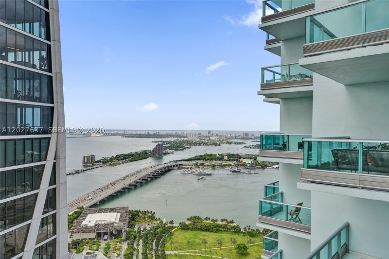 Apartment for rent at 900 Biscayne 5412