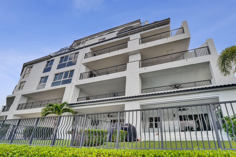 Condo for sale at La Cascade 402