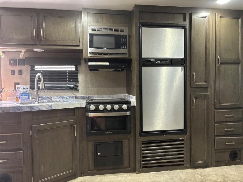 Property photo # 4