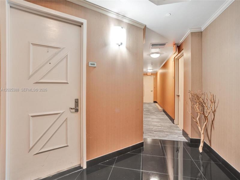 Condo for sale at Las Olas River House 1608