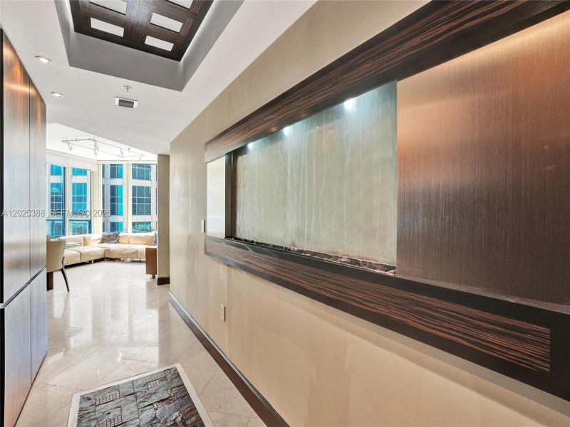Condo for sale at Las Olas River House 1608