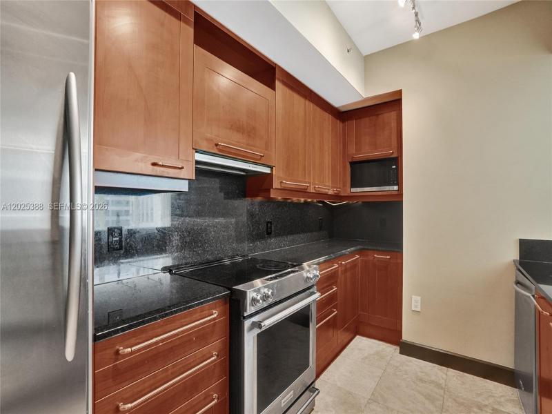 Condo for sale at Las Olas River House 1608