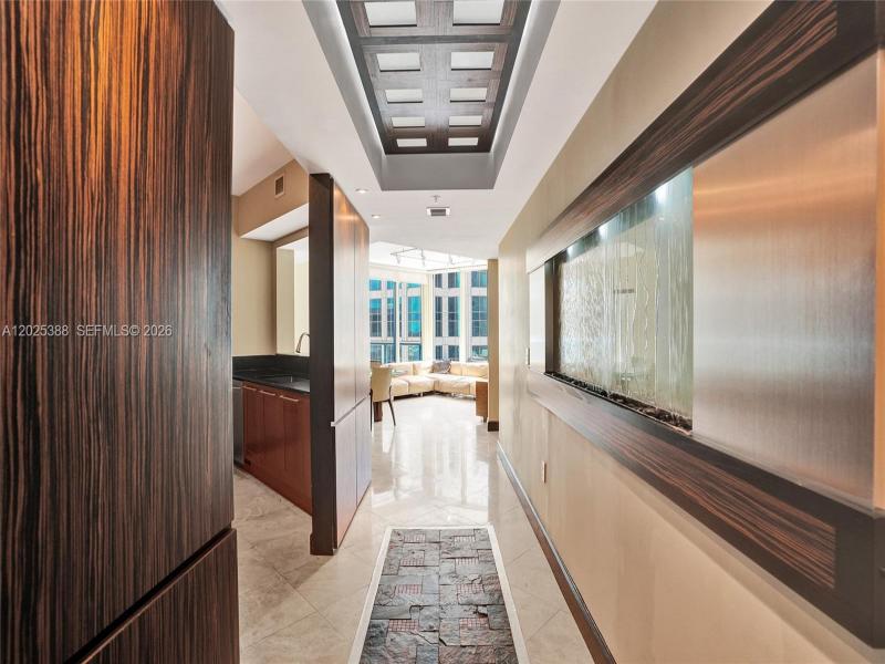 Condo for sale at Las Olas River House 1608