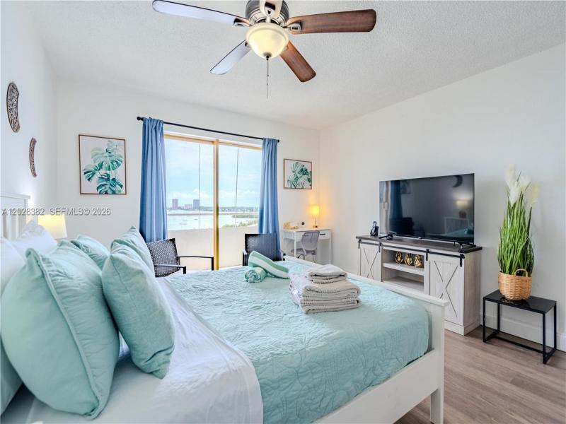 Comprar apartamento en Bayshore Yacht Tennis Club 810