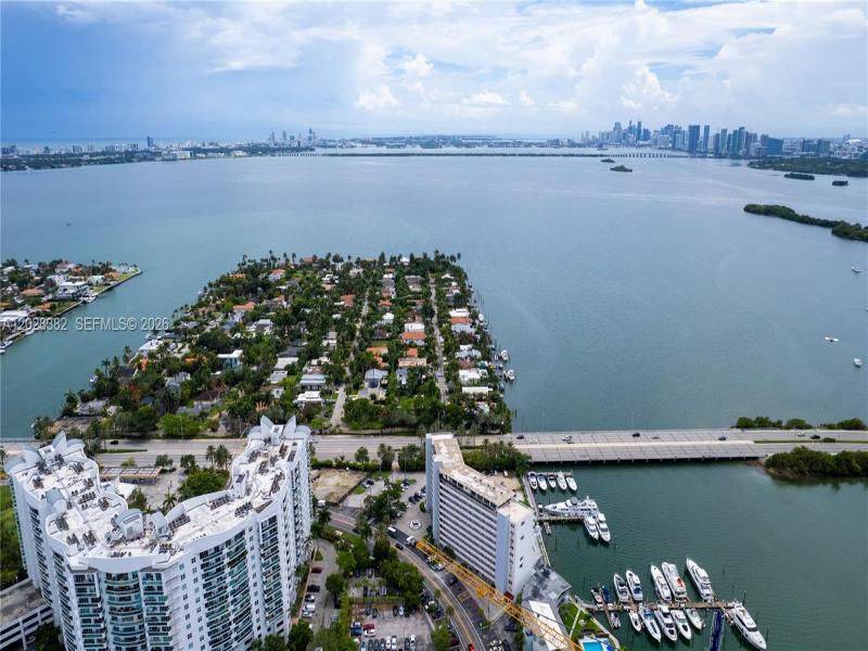 Comprar apartamento en Bayshore Yacht Tennis Club 810