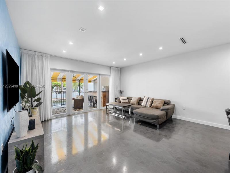 Property photo # 3