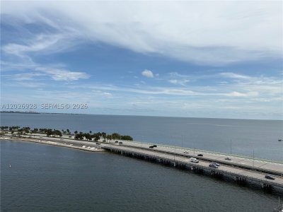 Una Residences at Brickell Apt #901