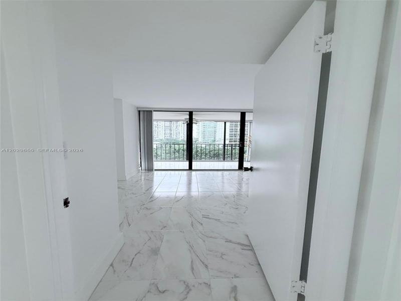Condo for sale at Brickell Place II D610