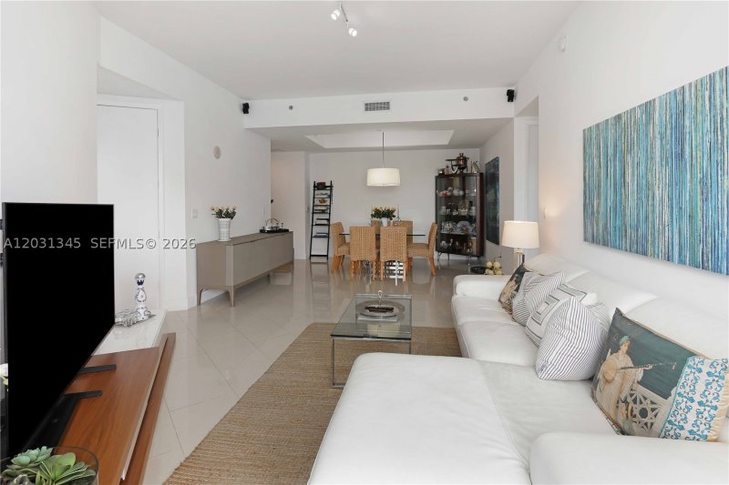 Condo for sale at Trump Tower Three 1105