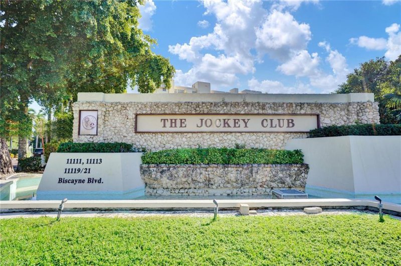 Comprar apartamento en Jockey Club 4c