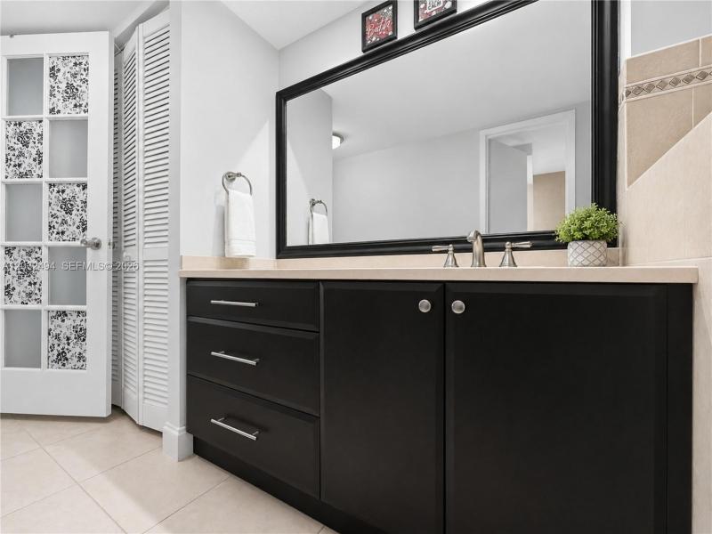 Comprar apartamento en Arlen Beach 1711
