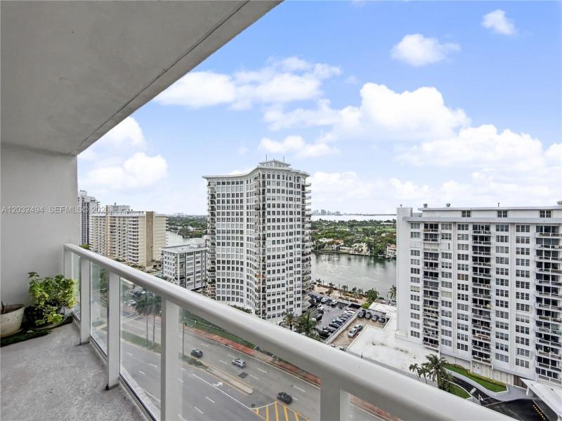 Arlen Beach Apt #1711