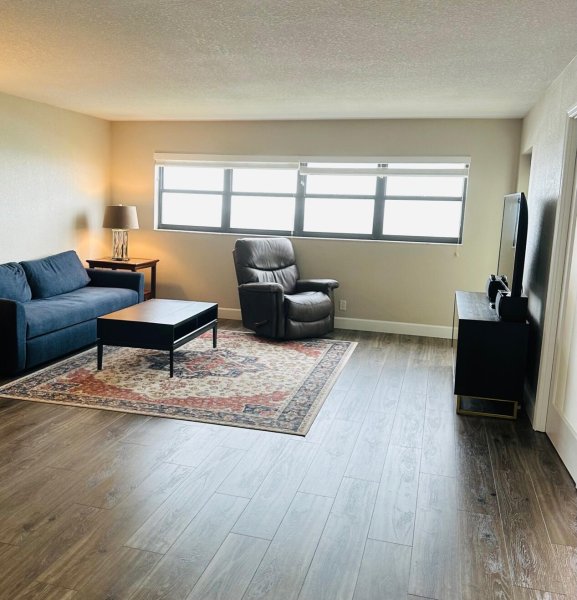 Condo for sale at The Tower at Port Royale 2004