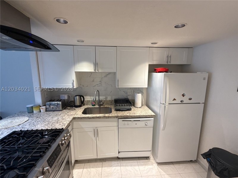 Condo for sale at Parker Plaza Estates 1511