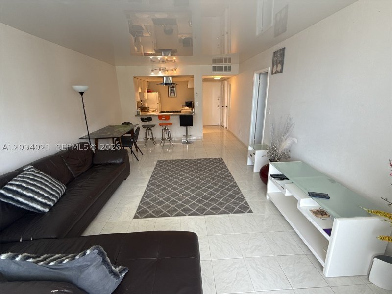 Condo for sale at Parker Plaza Estates 1511