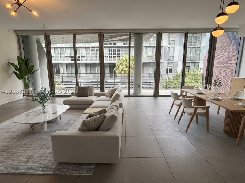 250 Wynwood Apt #3C