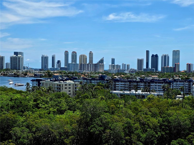 Condo for sale at The Harbour 1019