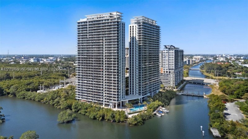 Condo for sale at The Harbour 1019