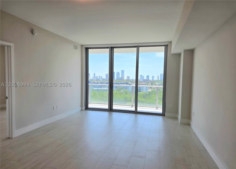 Condo for sale at The Harbour 1019