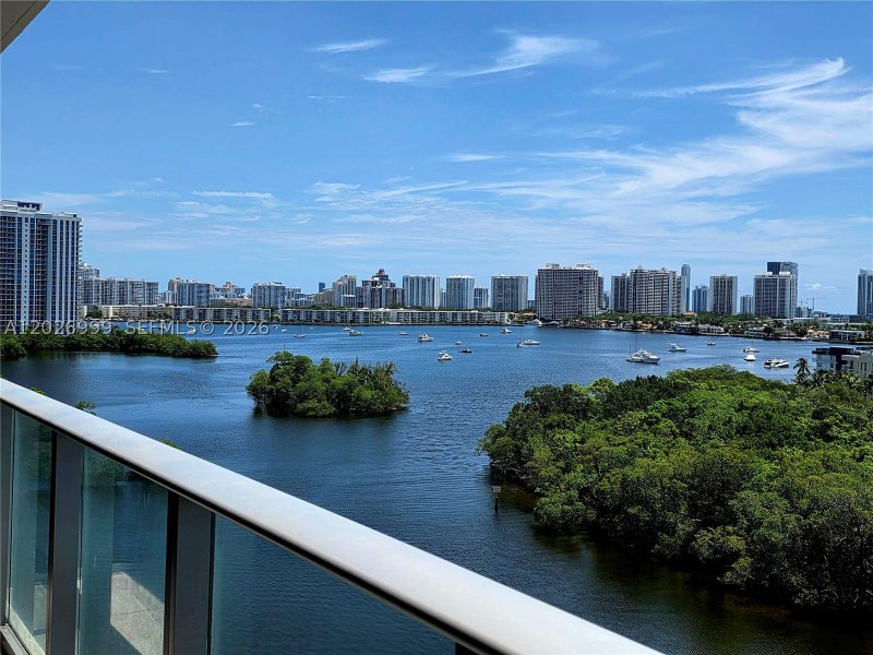 Condo for sale at The Harbour 1019