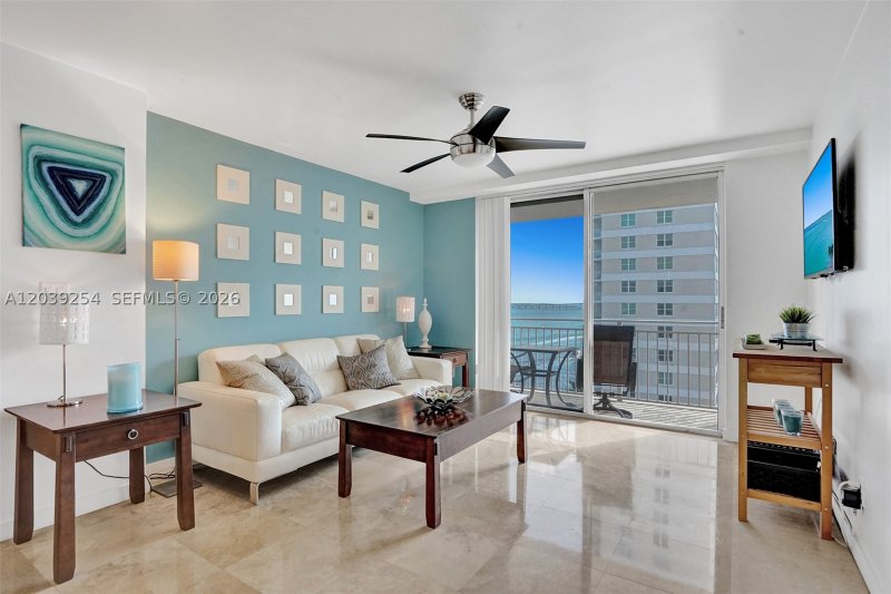 Apartment for rent at Isola Brickell Key 1014