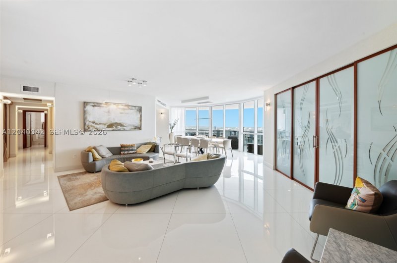 Apartment for rent at Trump Royale 5201