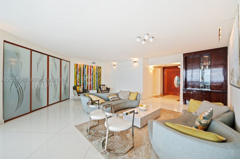 Apartment for rent at Trump Royale 5201