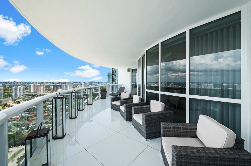 Apartment for rent at Trump Royale 5201